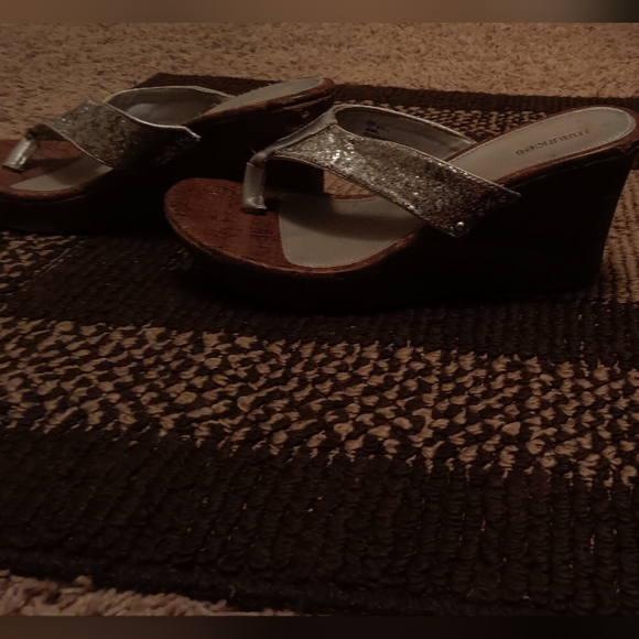 Women's shoes size 10 wedges by Maurice - Picture 4 of 4